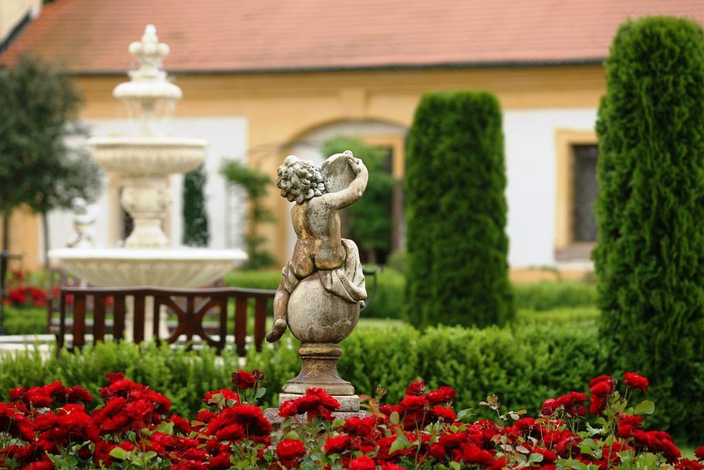 Zamek Jemniste Apartment Postupice Стая снимка