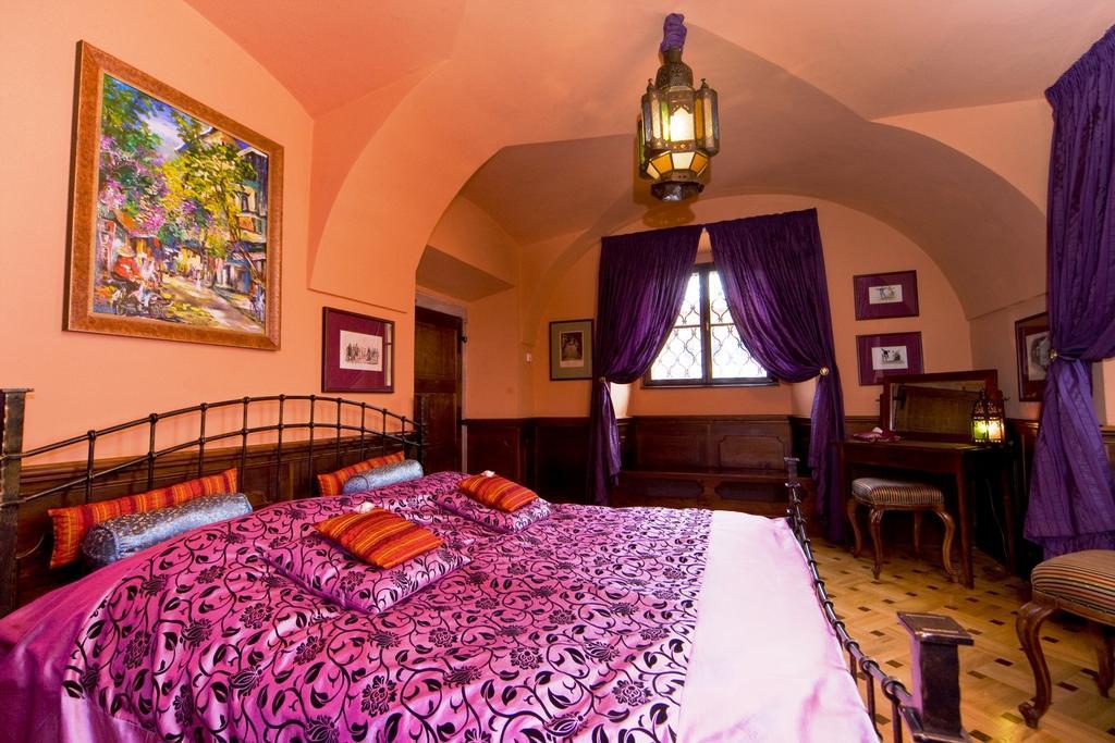 Zamek Jemniste Apartment Postupice Стая снимка